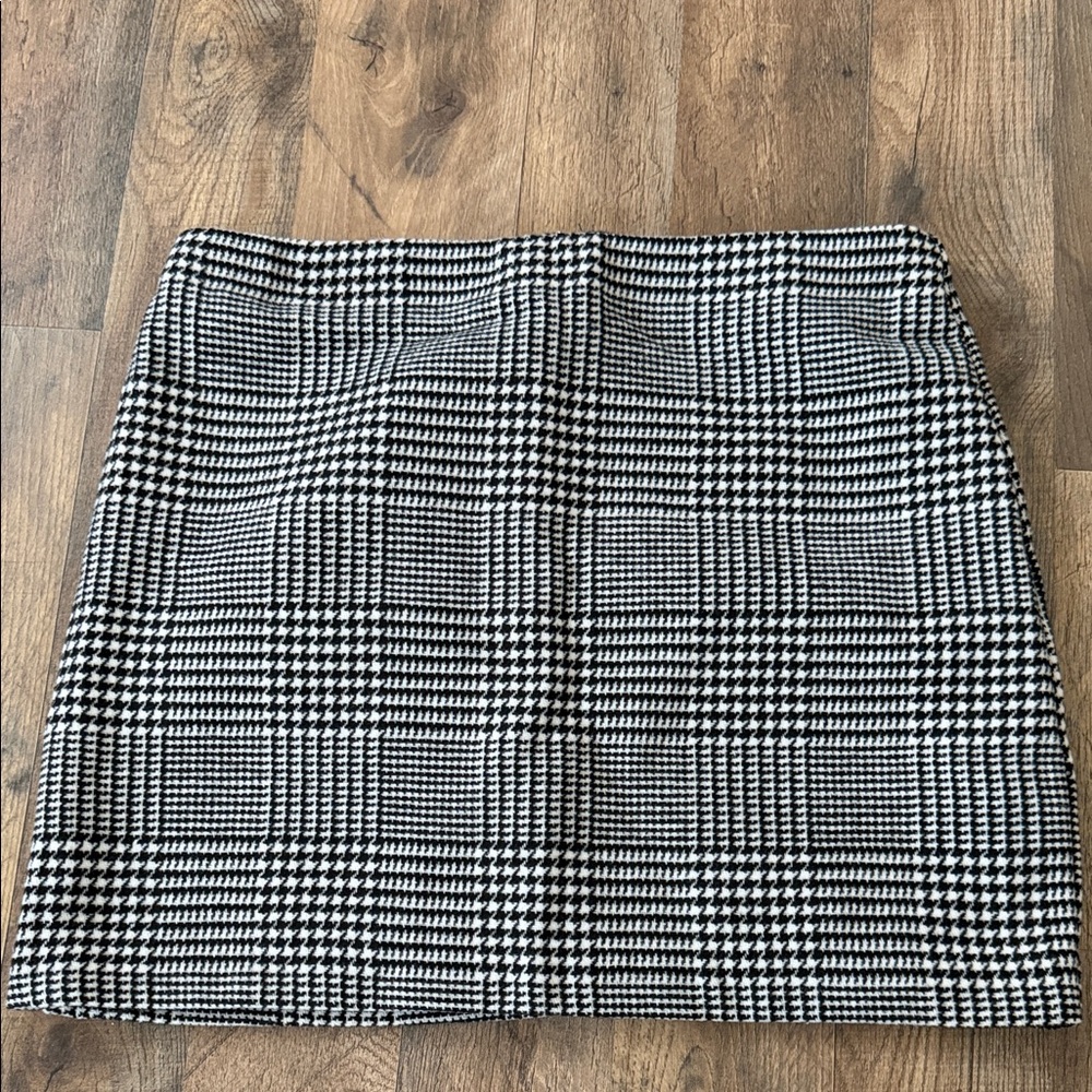H&M Black and White Checkered Mini Skirt